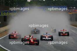 02.11.2008 Sao Paulo, Brazil,  Felipe Massa (BRA), Scuderia Ferrari leads the start of the race - Formula 1 World Championship, Rd 18, Brazilian Grand Prix, Sunday Race
