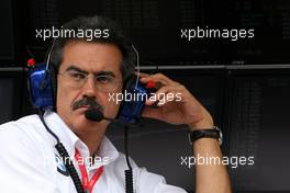 01.11.2008 Sao Paulo, Brazil,  Dr. Mario Theissen (GER), BMW Sauber F1 Team, BMW Motorsport Director  - Formula 1 World Championship, Rd 18, Brazilian Grand Prix, Saturday Practice