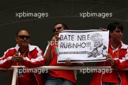 01.11.2008 Sao Paulo, Brazil,  Rubens Barrichello (BRA), Honda Racing F1 Team, banner - Formula 1 World Championship, Rd 18, Brazilian Grand Prix, Saturday