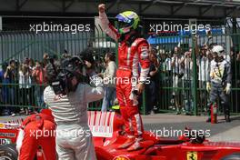 01.11.2008 Sao Paulo, Brazil,  1st, Pole Position, Felipe Massa (BRA), Scuderia Ferrari - Formula 1 World Championship, Rd 18, Brazilian Grand Prix, Saturday Qualifying