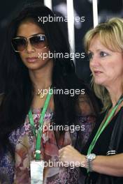 01.11.2008 Sao Paulo, Brazil,  Nicole Scherzinger (USA), Singer in the Pussycat Dolls, girlfriend of Lewis Hamilton (GBR), McLaren Mercedes, Linda Hamilton (GBR), Step-mother of Lewis Hamilton - Formula 1 World Championship, Rd 18, Brazilian Grand Prix, Saturday Practice