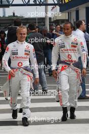 01.11.2008 Sao Paulo, Brazil,  Heikki Kovalainen (FIN), McLaren Mercedes and Lewis Hamilton (GBR), McLaren Mercedes - Formula 1 World Championship, Rd 18, Brazilian Grand Prix, Saturday Practice