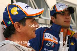 02.11.2008 Sao Paulo, Brazil,  Nelson Piquet Jr (BRA), Renault F1 Team and his father Nelson - Formula 1 World Championship, Rd 18, Brazilian Grand Prix, Sunday