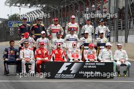 02.11.2008 Sao Paulo, Brazil,  Drivers group photo - Formula 1 World Championship, Rd 18, Brazilian Grand Prix, Sunday