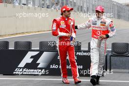 02.11.2008 Sao Paulo, Brazil,  Felipe Massa (BRA), Scuderia Ferrari, Lewis Hamilton (GBR), McLaren Mercedes - Formula 1 World Championship, Rd 18, Brazilian Grand Prix, Sunday