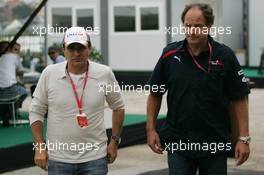 02.11.2008 Sao Paulo, Brazil,  Gerhard Berger (AUT), Scuderia Toro Rosso, 50% Team Co Owner and Nelson Piquet Snr - Formula 1 World Championship, Rd 18, Brazilian Grand Prix, Sunday