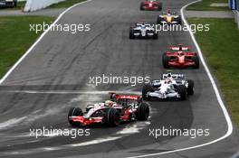 08.06.2008 Montreal, Canada,  Lewis Hamilton (GBR), McLaren Mercedes leads Robert Kubica (POL),  BMW Sauber F1 Team - Formula 1 World Championship, Rd 7, Canadian Grand Prix, Sunday Race