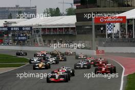 08.06.2008 Montreal, Canada,  Start, Lewis Hamilton (GBR), McLaren Mercedes, MP4-23 leads Robert Kubica (POL), BMW Sauber F1 Team, F1.08 - Formula 1 World Championship, Rd 7, Canadian Grand Prix, Sunday Race