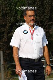17.10.2008 Shanghai, China,  Dr. Mario Theissen (GER), BMW Sauber F1 Team, BMW Motorsport Director - Formula 1 World Championship, Rd 17, Chinese Grand Prix, Friday