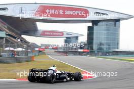 17.10.2008 Shanghai, China,  Kazuki Nakajima (JPN), Williams F1 Team, FW30 - Formula 1 World Championship, Rd 17, Chinese Grand Prix, Friday Practice