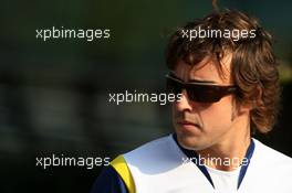 17.10.2008 Shanghai, China,  Fernando Alonso (ESP), Renault F1 Team - Formula 1 World Championship, Rd 17, Chinese Grand Prix, Friday