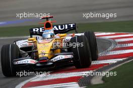 17.10.2008 Shanghai, China,  Fernando Alonso (ESP), Renault F1 Team, R28 - Formula 1 World Championship, Rd 17, Chinese Grand Prix, Friday Practice