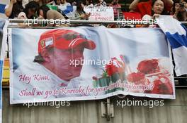 17.10.2008 Shanghai, China,  Banners for Kimi Raikkonen (FIN), Räikkönen, Scuderia Ferrari, birthday messages - Formula 1 World Championship, Rd 17, Chinese Grand Prix, Friday