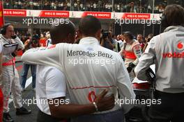 19.10.2008 Shanghai, China,  Anthony Hamilton (GBR), Father of Lewis Hamilton and Lewis Hamilton (GBR), McLaren Mercedes - Formula 1 World Championship, Rd 17, Chinese Grand Prix, Sunday Pre-Race Grid