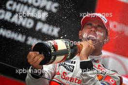 19.10.2008 Shanghai, China,  Lewis Hamilton (GBR), McLaren Mercedes, wins - Formula 1 World Championship, Rd 17, Chinese Grand Prix, Sunday Podium