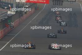 19.10.2008 Shanghai, China,  Mark Webber (AUS), Red Bull Racing, RB4 and Timo Glock (GER), Toyota F1 Team - Formula 1 World Championship, Rd 17, Chinese Grand Prix, Sunday Race