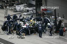 19.10.2008 Shanghai, China,  Kazuki Nakajima (JPN), Williams F1 Team, FW30 - Formula 1 World Championship, Rd 17, Chinese Grand Prix, Sunday Race