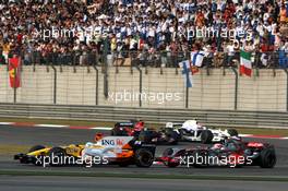 19.10.2008 Shanghai, China,  Fernando Alonso (ESP), Renault F1 Team, R28 leads Heikki Kovalainen (FIN), McLaren Mercedes, MP4-23 - Formula 1 World Championship, Rd 17, Chinese Grand Prix, Sunday Race