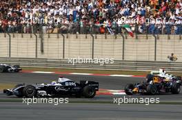 19.10.2008 Shanghai, China,  Nico Rosberg (GER), WilliamsF1 Team, FW30 leads David Coulthard (GBR), Red Bull Racing, RB4 - Formula 1 World Championship, Rd 17, Chinese Grand Prix, Sunday Race