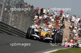 18.10.2008 Shanghai, China,  Fernando Alonso (ESP), Renault F1 Team, R28 - Formula 1 World Championship, Rd 17, Chinese Grand Prix, Saturday Qualifying