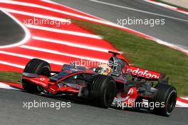 25.04.2008 Barcelona, Spain,  Lewis Hamilton (GBR), McLaren Mercedes, MP4-23 - Formula 1 World Championship, Rd 4, Spanish Grand Prix, Friday Practice