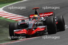 25.04.2008 Barcelona, Spain,  Lewis Hamilton (GBR), McLaren Mercedes, MP4-23 - Formula 1 World Championship, Rd 4, Spanish Grand Prix, Friday Practice