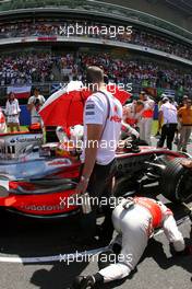 27.04.2008 Barcelona, Spain,  Lewis Hamilton (GBR), McLaren Mercedes - Formula 1 World Championship, Rd 4, Spanish Grand Prix, Sunday Pre-Race Grid