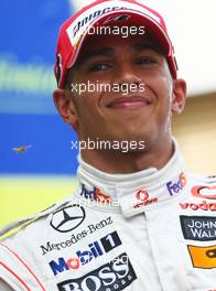 27.04.2008 Barcelona, Spain,  Lewis Hamilton (GBR), McLaren Mercedes / a wasp / bee is flying close to his face - Formula 1 World Championship, Rd 4, Spanish Grand Prix, Sunday Podium