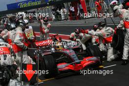 27.04.2008 Barcelona, Spain,  Lewis Hamilton (GBR), McLaren Mercedes, MP4-23 pit stop - Formula 1 World Championship, Rd 4, Spanish Grand Prix, Sunday Race