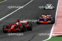 27.04.2008 Barcelona, Spain,  Felipe Massa (BRA), Scuderia Ferrari, Lewis Hamilton (GBR), McLaren Mercedes - Formula 1 World Championship, Rd 4, Spanish Grand Prix, Sunday Race