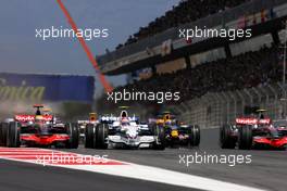 27.04.2008 Barcelona, Spain,  Start of the race, Lewis Hamilton (GBR), McLaren Mercedes, Robert Kubica (POL), BMW Sauber F1 Team, Heikki Kovalainen (FIN), McLaren Mercedes - Formula 1 World Championship, Rd 4, Spanish Grand Prix, Sunday Race