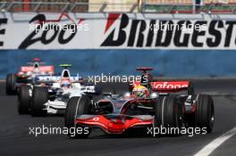 24.08.2008 Valencia, Spain,  Lewis Hamilton (GBR), McLaren Mercedes, MP4-23 leads Robert Kubica (POL), BMW Sauber F1 Team, F1.08 - Formula 1 World Championship, Rd 12, European Grand Prix, Sunday Race