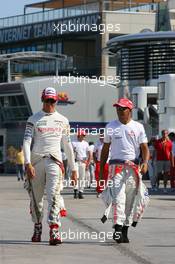 21.08.2008 Valencia, Spain,  Adrian Sutil (GER), Force India F1 Team and Lewis Hamilton (GBR), McLaren Mercedes - Formula 1 World Championship, Rd 12, European Grand Prix, Thursday