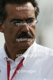 20.06.2008 Magny Cours, France,  Dr. Mario Theissen (GER), BMW Sauber F1 Team, BMW Motorsport Director - Formula 1 World Championship, Rd 8, French Grand Prix, Friday Practice