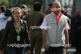20.06.2008 Magny Cours, France,  Ron Dennis (GBR), McLaren, Team Principal, Chairman and his daughter - Formula 1 World Championship, Rd 8, French Grand Prix, Friday