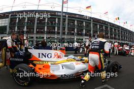 22.06.2008 Magny Cours, France,  Fernando Alonso (ESP), Renault F1 Team - Formula 1 World Championship, Rd 8, French Grand Prix, Sunday Pre-Race Grid
