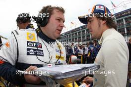 22.06.2008 Magny Cours, France,  Fernando Alonso (ESP), Renault F1 Team - Formula 1 World Championship, Rd 8, French Grand Prix, Sunday Pre-Race Grid