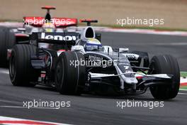 22.06.2008 Magny Cours, France,  Nico Rosberg (GER), Williams F1 Team, Lewis Hamilton (GBR), McLaren Mercedes  - Formula 1 World Championship, Rd 8, French Grand Prix, Sunday Race