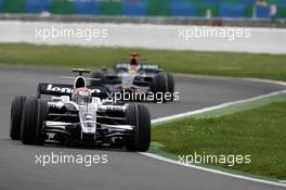 22.06.2008 Magny Cours, France,  Kazuki Nakajima (JPN), Williams F1 Team - Formula 1 World Championship, Rd 8, French Grand Prix, Sunday Race