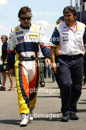 21.06.2008 Magny Cours, France,  Fernando Alonso (ESP), Renault F1 Team  - Formula 1 World Championship, Rd 8, French Grand Prix, Saturday