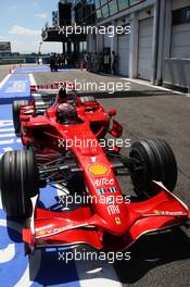 21.06.2008 Magny Cours, France,  Kimi Raikkonen (FIN), Räikkönen, Scuderia Ferrari, on pole position - Formula 1 World Championship, Rd 8, French Grand Prix, Saturday Qualifying