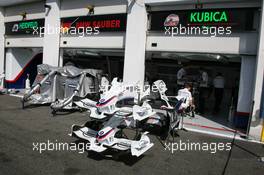 19.06.2008 Magny Cours, France,  BMW Sauaber F1 Team, Garage - Formula 1 World Championship, Rd 8, French Grand Prix, Thursday