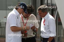 19.06.2008 Magny Cours, France,  Robert Kubica (POL),  BMW Sauber F1 Team, Pasquale Lattuneddu (ITA), FOM, Formula One Management - Formula 1 World Championship, Rd 8, French Grand Prix, Thursday