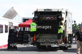 19.06.2008 Magny Cours, France,  Bin men in the paddock - Formula 1 World Championship, Rd 8, French Grand Prix, Thursday