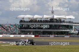 04.07.2008 Silverstone, England,  Kazuki Nakajima (JPN), Williams F1 Team, FW30 - Formula 1 World Championship, Rd 9, British Grand Prix, Friday Practice