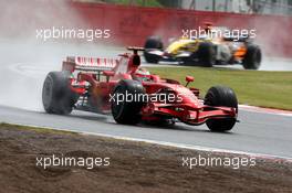 06.07.2008 Silverstone, England,  Kimi Raikkonen (FIN), Räikkönen, Scuderia Ferrari leads Fernando Alonso (ESP), Renault F1 Team - Formula 1 World Championship, Rd 9, British Grand Prix, Sunday Race