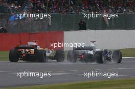 06.07.2008 Silverstone, England,  Fernando Alonso (ESP), Renault F1 Team, R28 and Nick Heidfeld (GER), BMW Sauber F1 Team, F1.08 - Formula 1 World Championship, Rd 9, British Grand Prix, Sunday Race