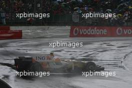 06.07.2008 Silverstone, England,  Nelson Piquet Jr (BRA), Renault F1 Team, R28 - Formula 1 World Championship, Rd 9, British Grand Prix, Sunday Race