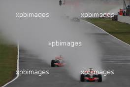 06.07.2008 Silverstone, England,  Start, Heikki Kovalainen (FIN), McLaren Mercedes, MP4-23 leads Lewis Hamilton (GBR), McLaren Mercedes, MP4-23 - Formula 1 World Championship, Rd 9, British Grand Prix, Sunday Race