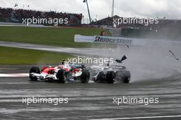 06.07.2008 Silverstone, England,  Timo Glock (GER), Toyota F1 Team, Nico Rosberg (GER), WilliamsF1 Team - Formula 1 World Championship, Rd 9, British Grand Prix, Sunday Race